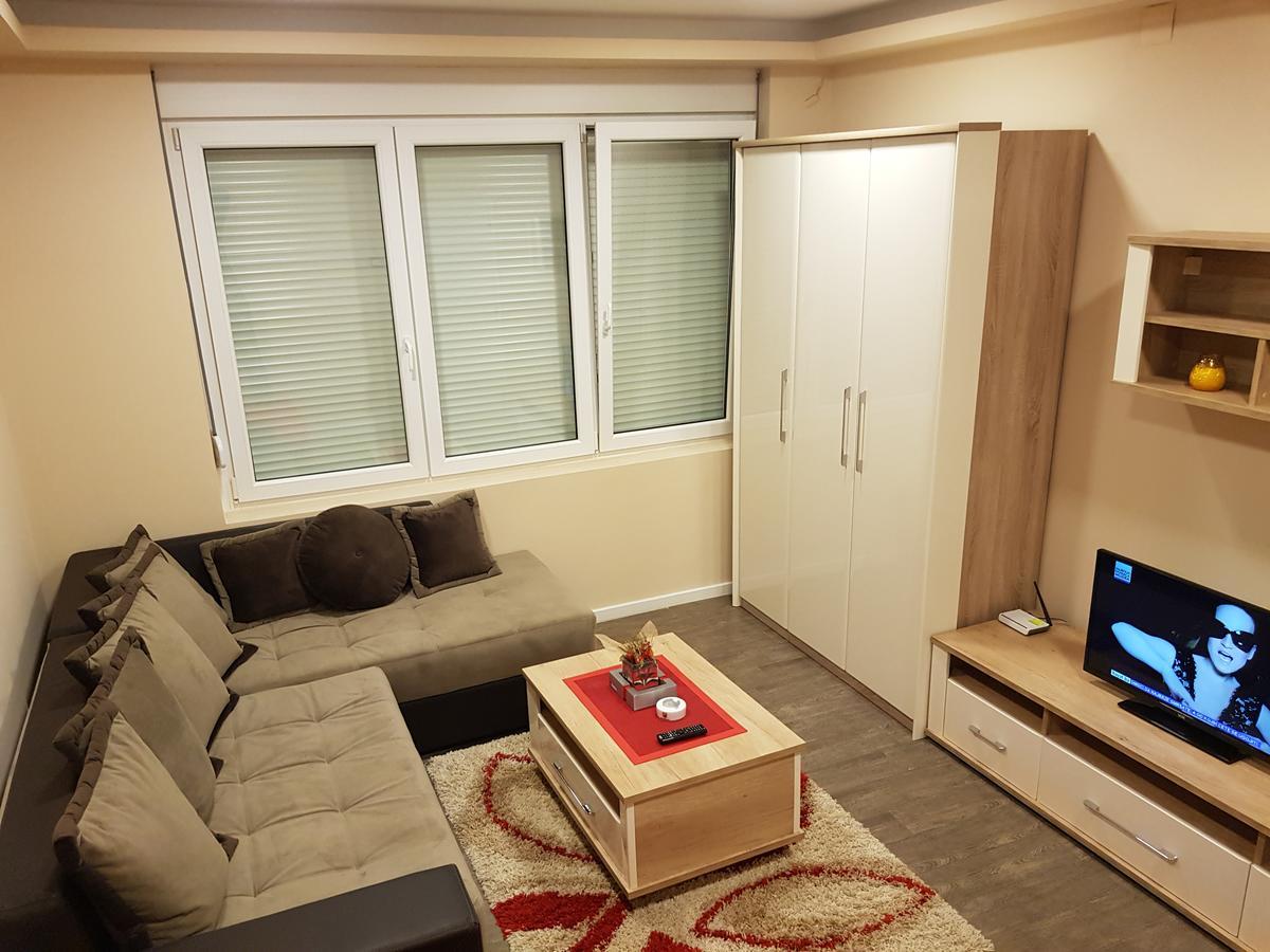 Ceca Apartman Nis Exterior photo
