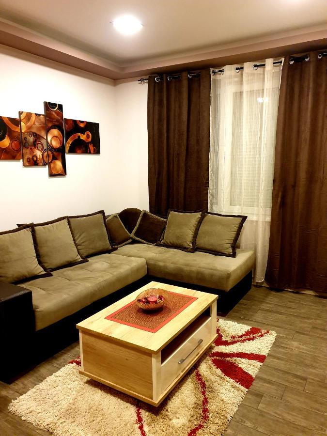Ceca Apartman Nis Exterior photo